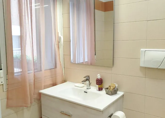 Sanraffaele 117 - Ospedale & Metro Milano - Intero Appartamento Appartement *